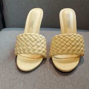 Cape Robbin Women's Beige Woven Mules